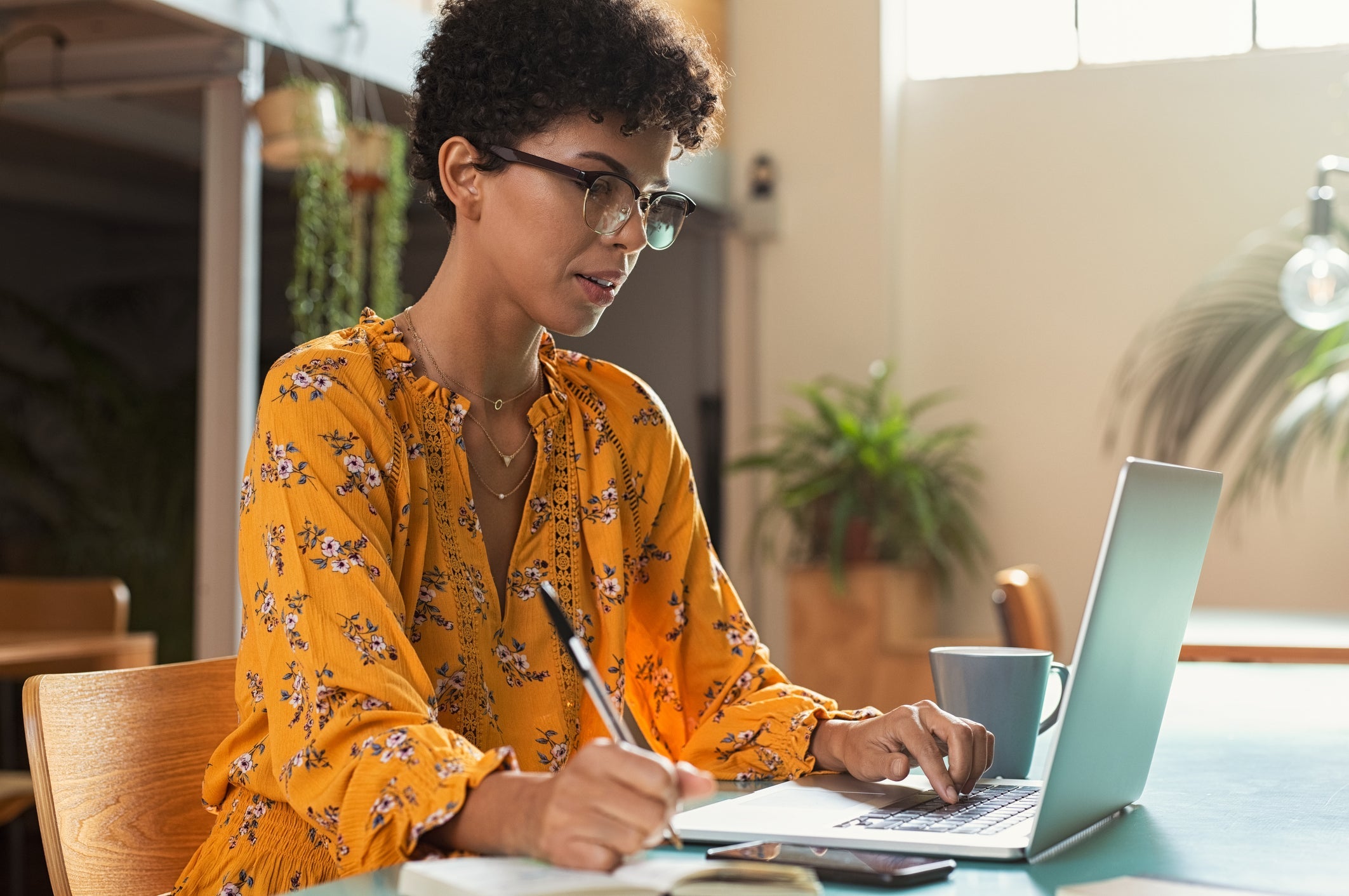 Power Up Your Style: Choosing the Right Eyewear for Todays Woman - Dear Emery LLC